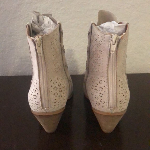 Cato Cone Heel Booties - Picture 3 of 5